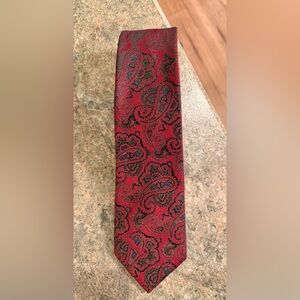 Men's Classic Red/Burgundy Paisley Oscar de la Renta Necktie